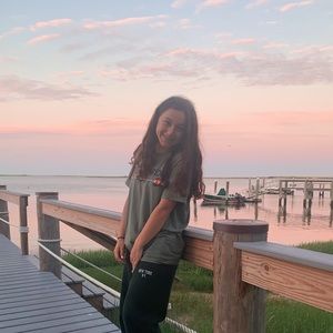 Meet your Posher, Talia